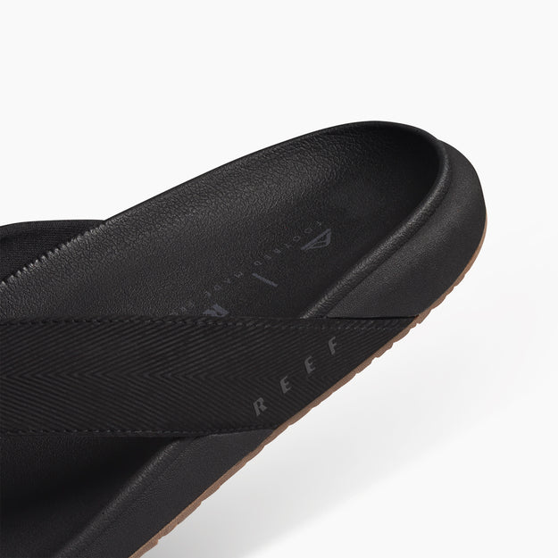 The Raglan - Black/Gum