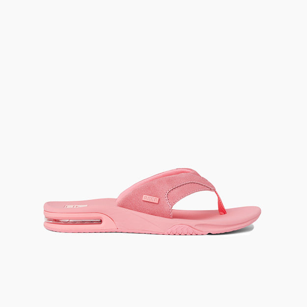 Fanning - Strawberry Suede
