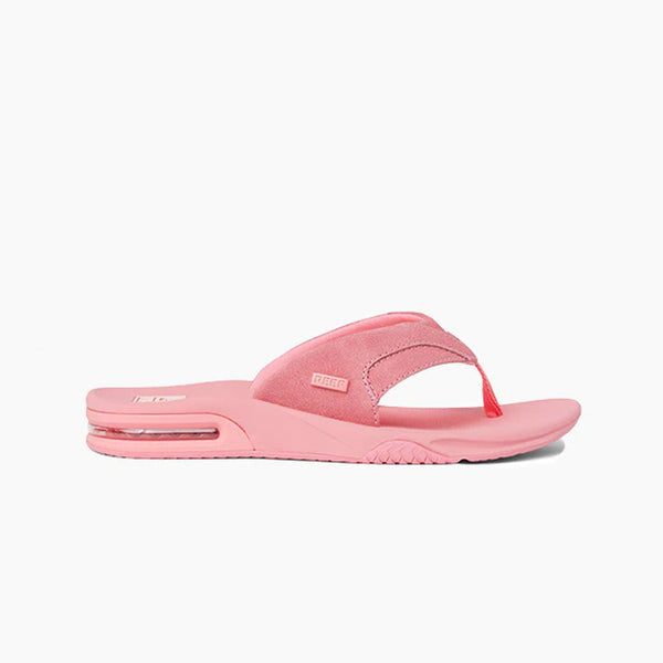 Fanning - Strawberry Suede