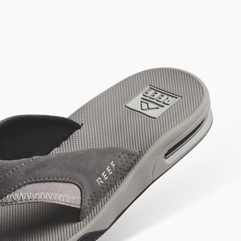 Fanning - Grey Suede