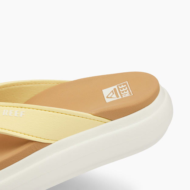 Cushion Bondi - Pale Banana