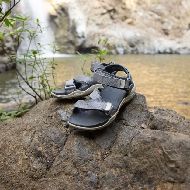Cross-Shore - Grey/Tan