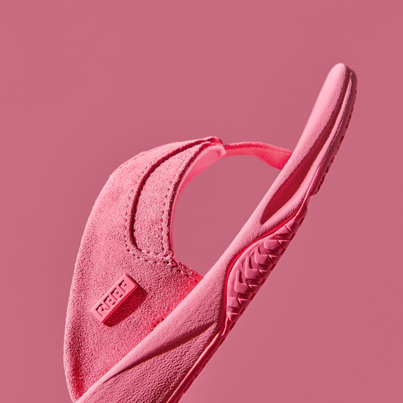 Fanning - Strawberry Suede