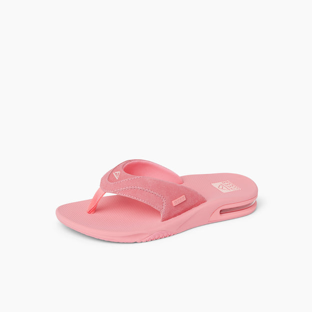 Fanning - Strawberry Suede