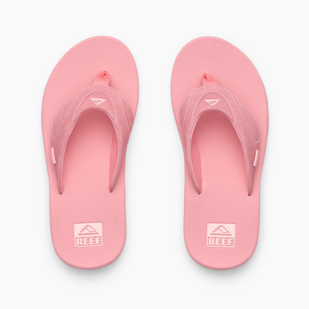 Fanning - Strawberry Suede